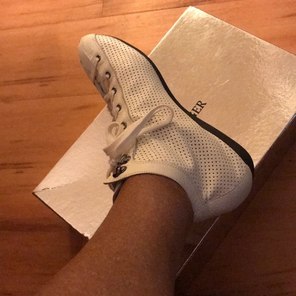 Kelsey Dagger great comfy leather sneaker in a bootie style. - Picture 5 of 9